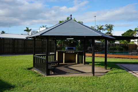 YAL Cairns - A Motel That Makes A Difference - Brisbane Tourism 7