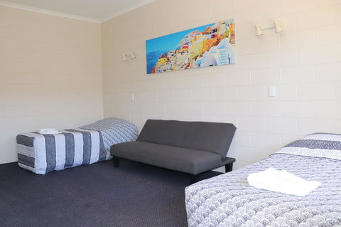 YAL Cairns - A Motel That Makes A Difference - Brisbane Tourism 23