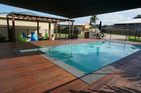YAL Cairns - A Motel That Makes A Difference - Brisbane Tourism 0