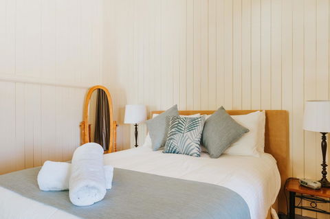 Apple Blossom Cottages - Brisbane Tourism 10