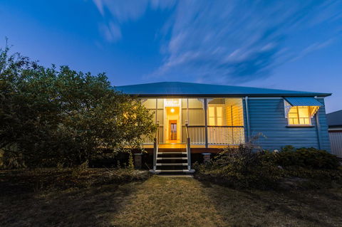 Apple Blossom Cottages - Brisbane Tourism 0