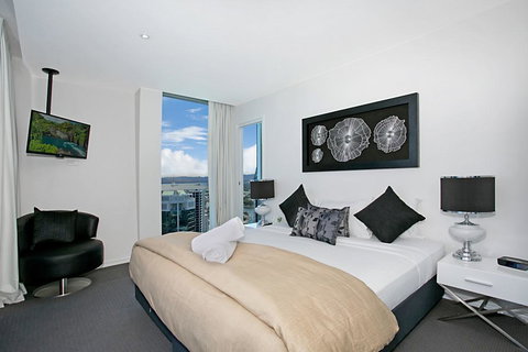 Number 1 H Residences - WiFi, Parking & More By Gold Coast Holidays - Tourism Brisbane 7