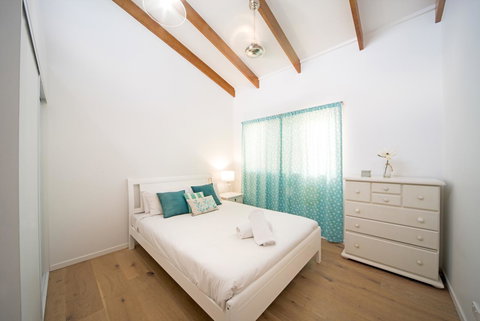 Nautilus On The Hill - Airlie Beach - Brisbane Tourism 6