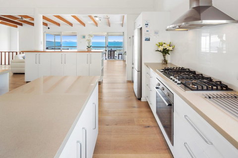 Nautilus On The Hill - Airlie Beach - Brisbane Tourism 28