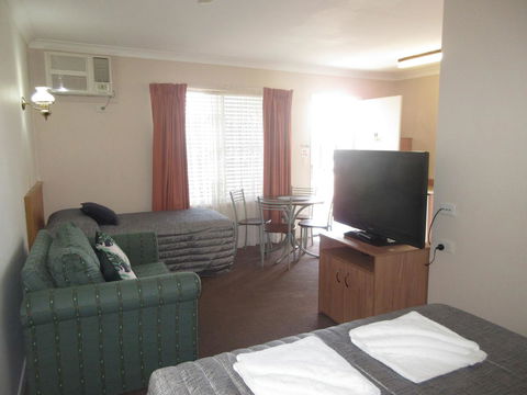 Riviera On Ruthven - Brisbane Tourism 4