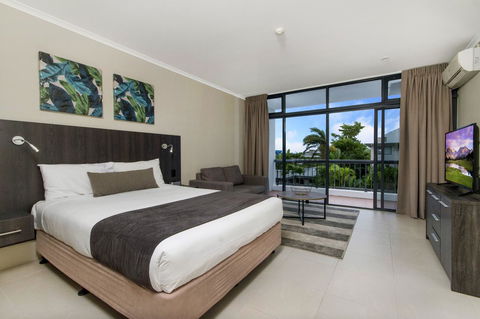 Sunshine Tower Hotel - Brisbane Tourism 1