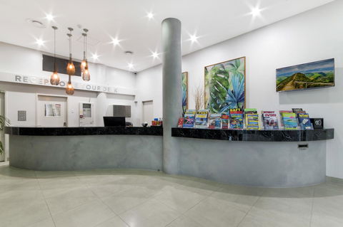 Sunshine Tower Hotel - Brisbane Tourism 24