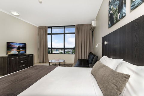 Sunshine Tower Hotel - Brisbane Tourism 9