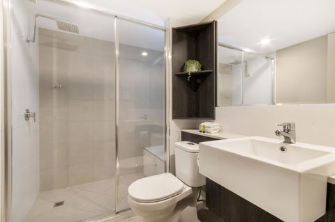 Sunshine Tower Hotel - Brisbane Tourism 7