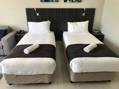 Sunshine Tower Hotel - Brisbane Tourism 6