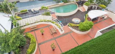 Sunshine Tower Hotel - Brisbane Tourism 22
