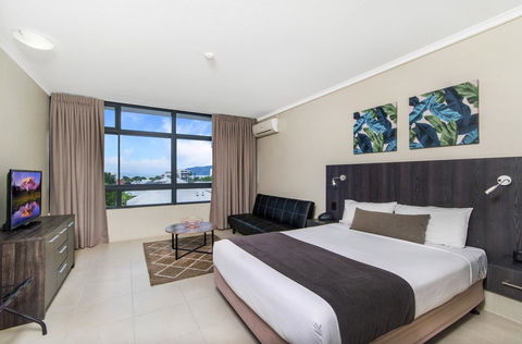 Sunshine Tower Hotel - Brisbane Tourism 5