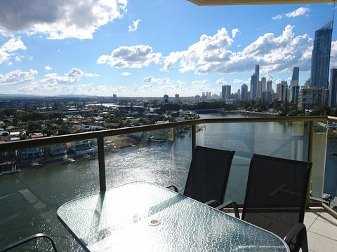 Surfers Hawaiian Holiday Apartments - Tourism Brisbane 13