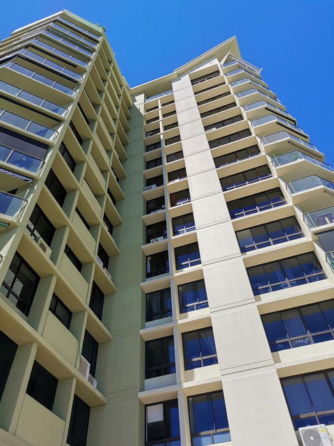 Surfers Hawaiian Holiday Apartments - Tourism Brisbane 7