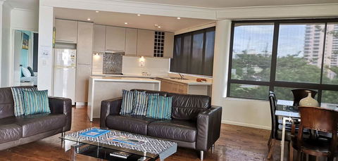 Surfers Hawaiian Holiday Apartments - Tourism Brisbane 6