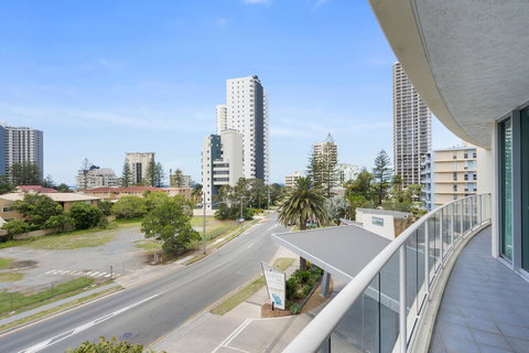 Wings Resort, Apartments And 2 Story Penthouses - We Accommodate - Tourism Brisbane 9
