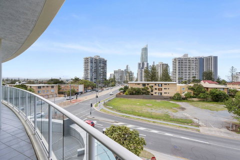 Wings Resort, Apartments And 2 Story Penthouses - We Accommodate - Tourism Brisbane 16
