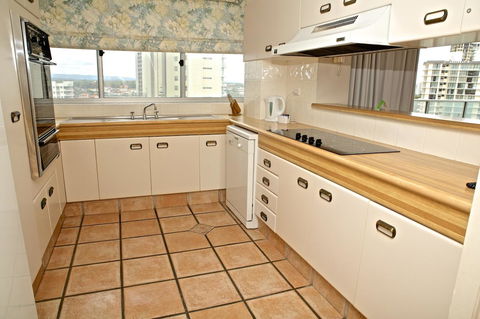 Hi Surf Beachfront Resort Apartments - Tourism Brisbane 24