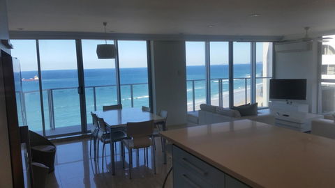 Hi Surf Beachfront Resort Apartments - Tourism Brisbane 3