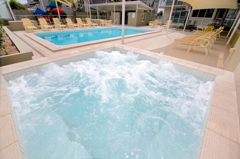 Hi Surf Beachfront Resort Apartments - Tourism Brisbane 13