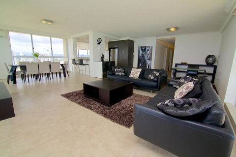 Hi Surf Beachfront Resort Apartments - Tourism Brisbane 1