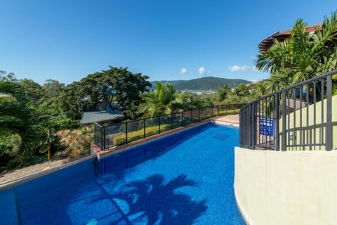 Paradise Penthouse At Waves - Airlie Beach - Tourism Brisbane 0