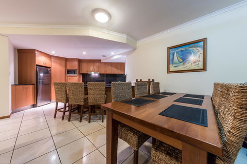 Paradise Penthouse At Waves - Airlie Beach - Tourism Brisbane 5