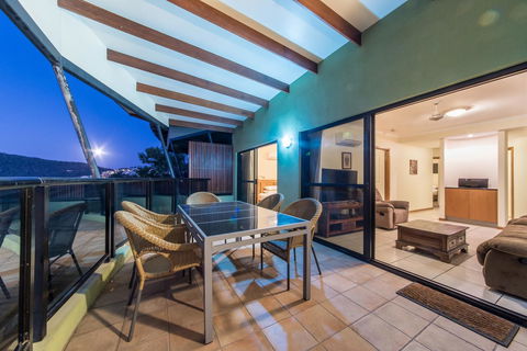 Paradise Penthouse At Waves - Airlie Beach - Tourism Brisbane 27