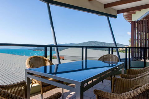 Paradise Penthouse At Waves - Airlie Beach - Tourism Brisbane 25