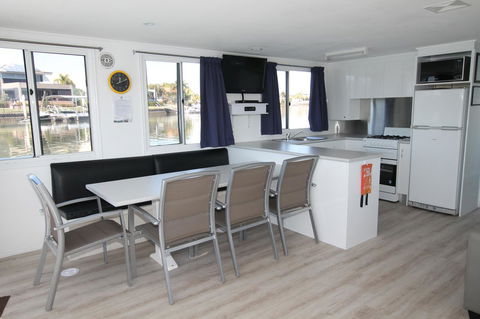 Coomera Houseboats - Tourism Brisbane 16