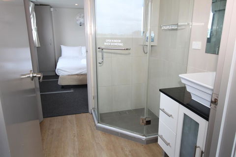Coomera Houseboats - Tourism Brisbane 23