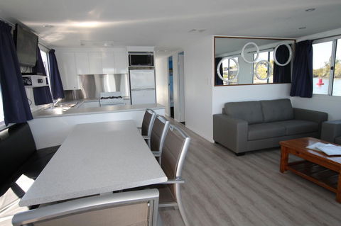 Coomera Houseboats - Tourism Brisbane 15
