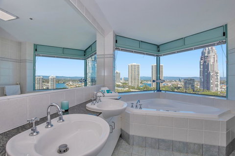 The Waterford On Main Beach - Tourism Brisbane 25