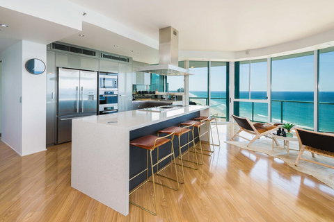 The Waterford On Main Beach - Tourism Brisbane 8