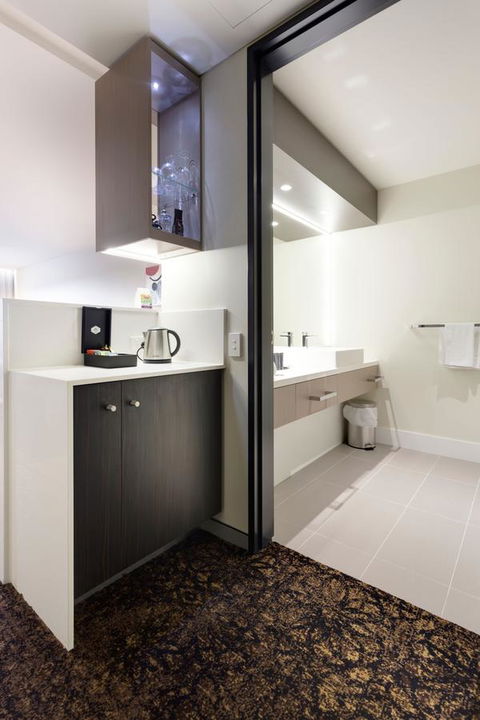Calamvale Hotel Suites And Conference Centre - Tourism Brisbane 14