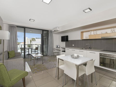 Atrio Apartments - Brisbane Tourism 6
