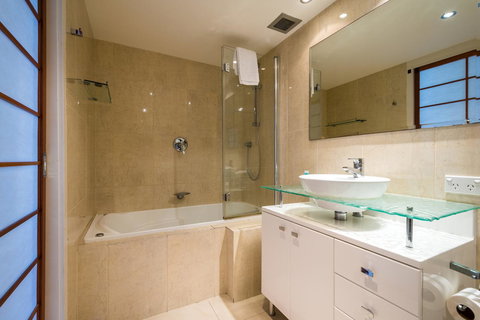 Breakers North Absolute Beachfront Apartments - Official - Tourism Brisbane 5