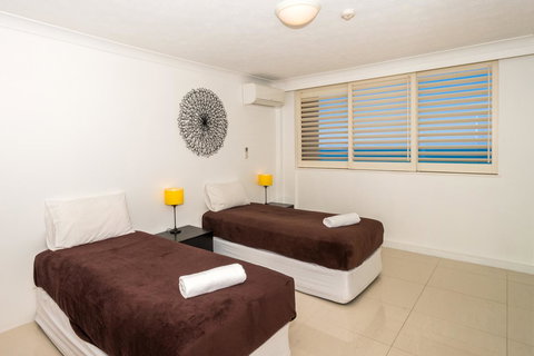 Breakers North Absolute Beachfront Apartments - Official - Tourism Brisbane 26