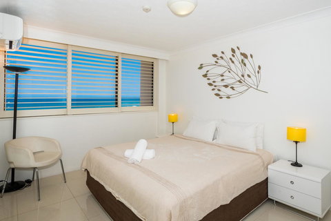 Breakers North Absolute Beachfront Apartments - Official - Tourism Brisbane 27