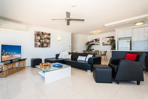 Breakers North Absolute Beachfront Apartments - Official - Tourism Brisbane 23