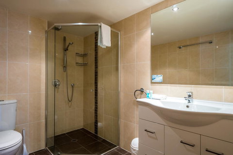 Breakers North Absolute Beachfront Apartments - Official - Tourism Brisbane 34