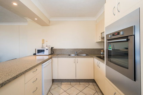 Breakers North Absolute Beachfront Apartments - Official - Tourism Brisbane 18