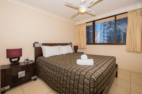 Breakers North Absolute Beachfront Apartments - Official - Tourism Brisbane 35