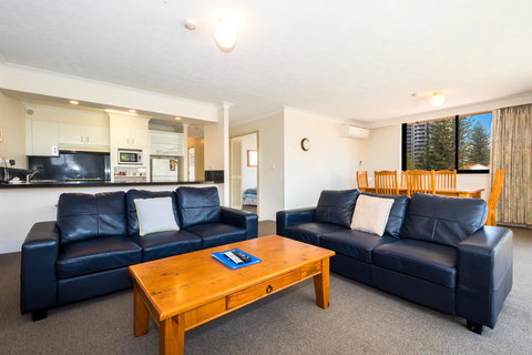 Breakers North Absolute Beachfront Apartments - Official - Tourism Brisbane 20