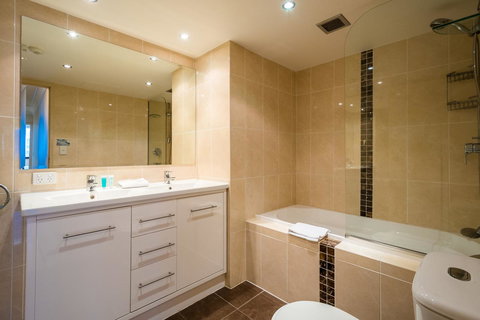 Breakers North Absolute Beachfront Apartments - Official - Tourism Brisbane 36