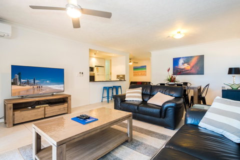 Breakers North Absolute Beachfront Apartments - Official - Tourism Brisbane 31
