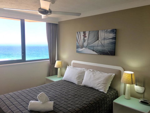 Breakers North Absolute Beachfront Apartments - Official - Tourism Brisbane 6