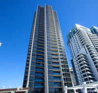 High Floor Ocean View Suites Broadbeach - Brisbane Tourism