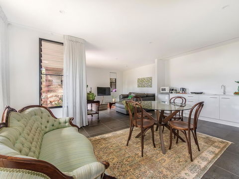 Sam's Buderim Mountain Guest House - Brisbane Tourism 16