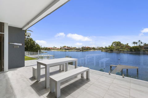 Havana Blue - Large 4 Bedroom Family Home - Tourism Brisbane 1